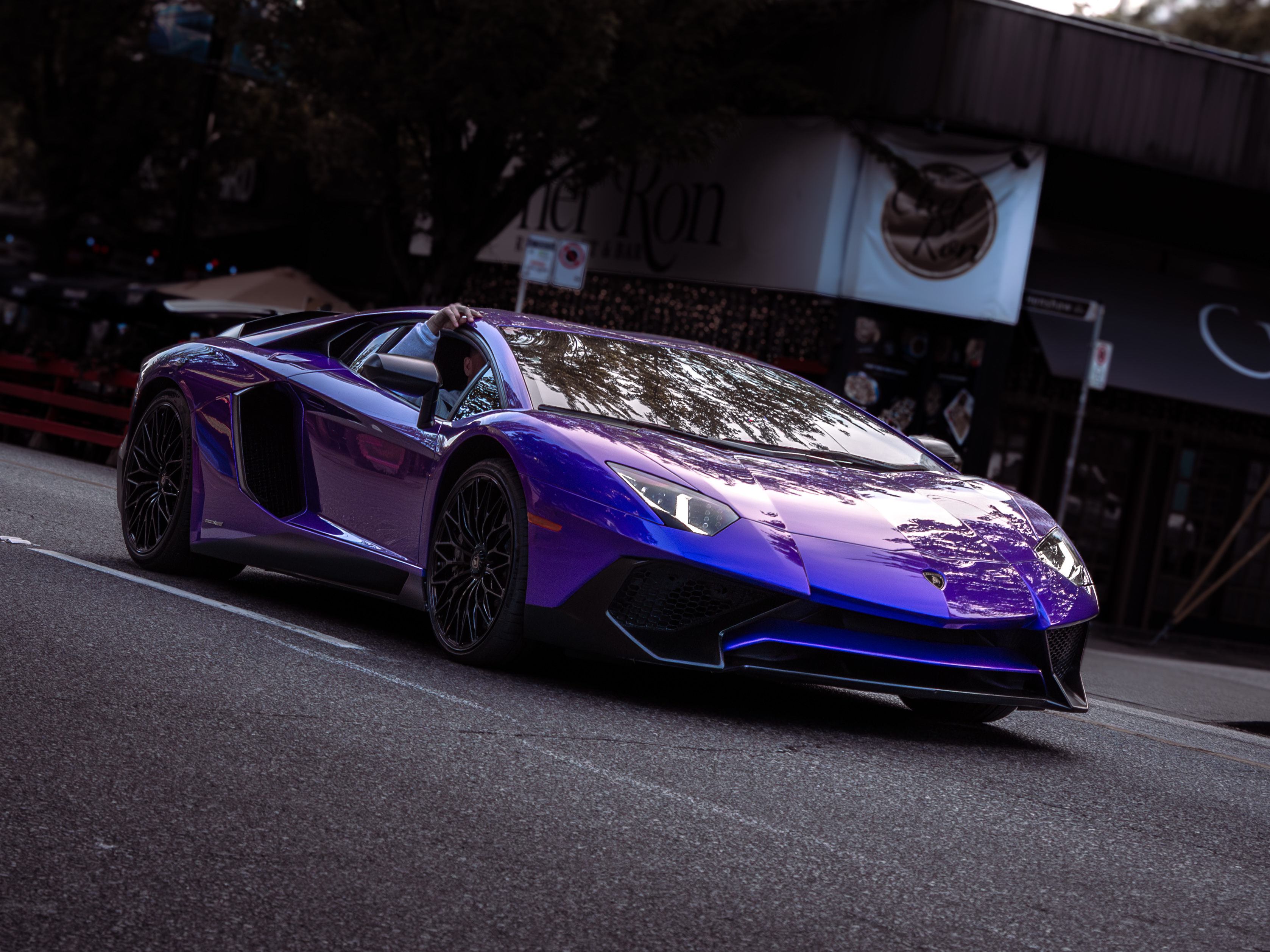 Lamborghini Aventador SV Roadster